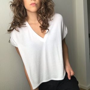 Aritzia Wildfred Free Brosh T-Shirt White V neck